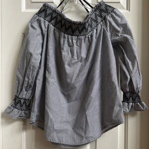 Off shoulder (or not) blouse